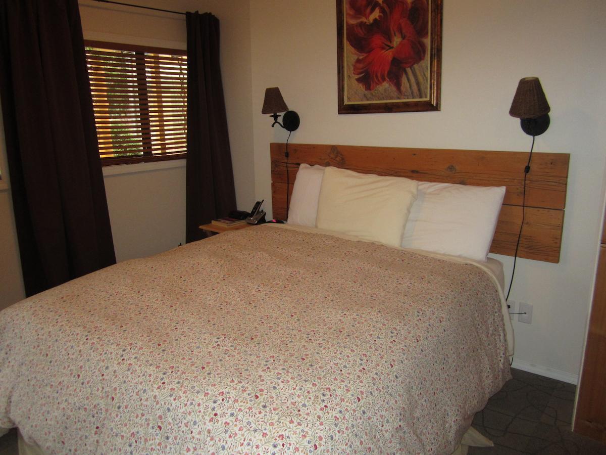 Bella Coola Mountain Lodge Hagensborg Room photo