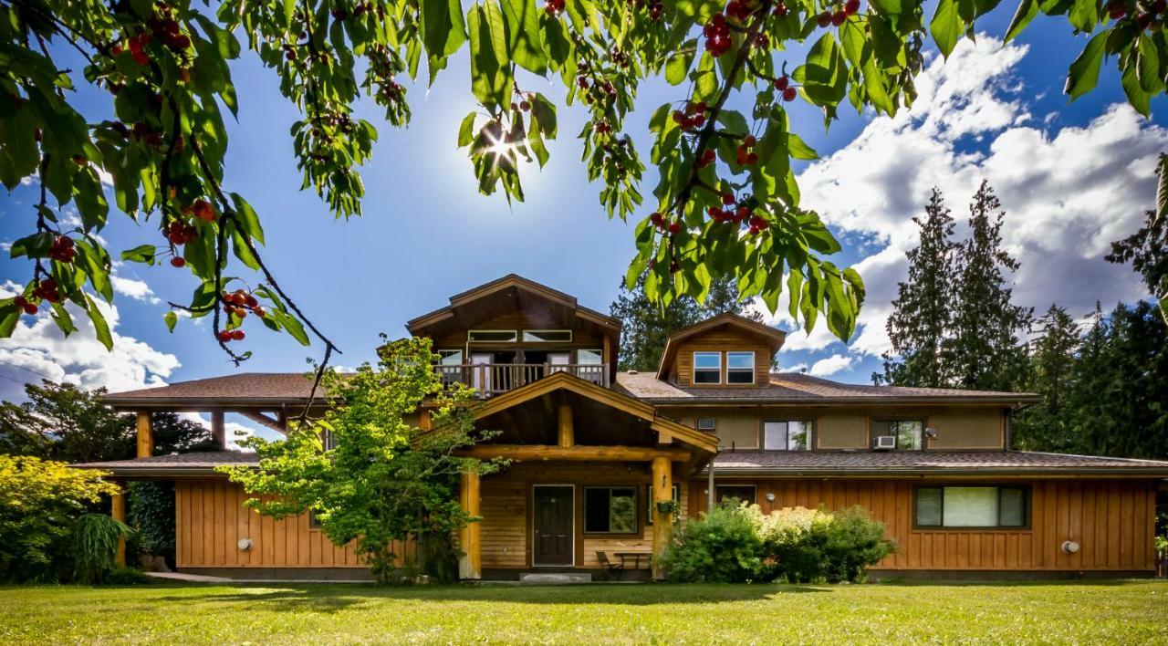 Bella Coola Mountain Lodge Hagensborg Exterior photo